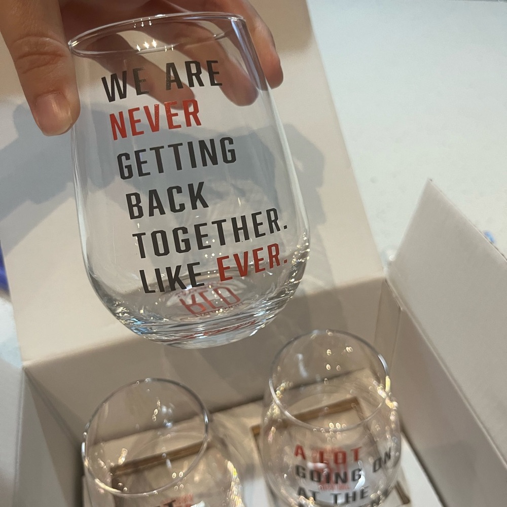 Brand New Taylor Swift Red (TV) Wine Glasses Set of 4 - Picture 5 of 9